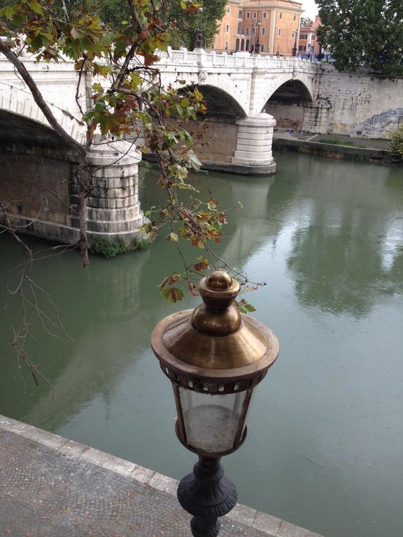 Over The Tiber Loft ローマ 部屋 写真