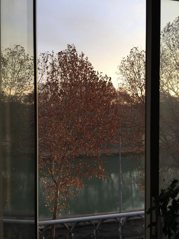 Over The Tiber Loft ローマ 部屋 写真